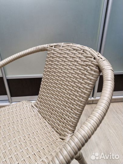 Стул плетеный из ротанга