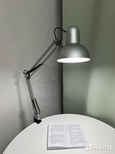Лампа настольная