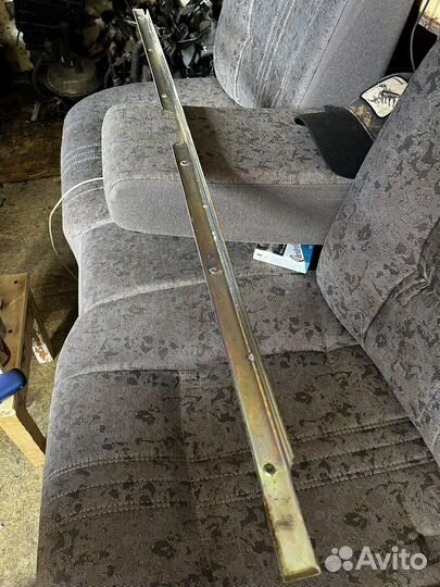 Волга 3102 Накладка крепления обивки багажника