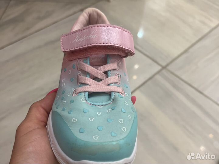Кроссовки для девочки