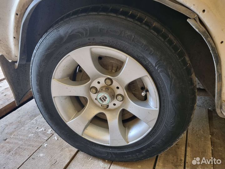 R13 Nokian Tyres Hakka Green 175/70, PCD 4x98 DIA 42