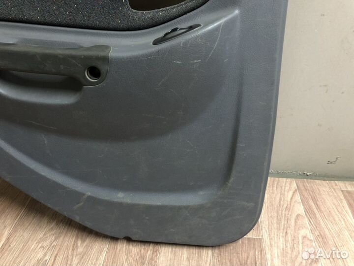 Обшивка задней левой двери Хендай Акцент 01-12г