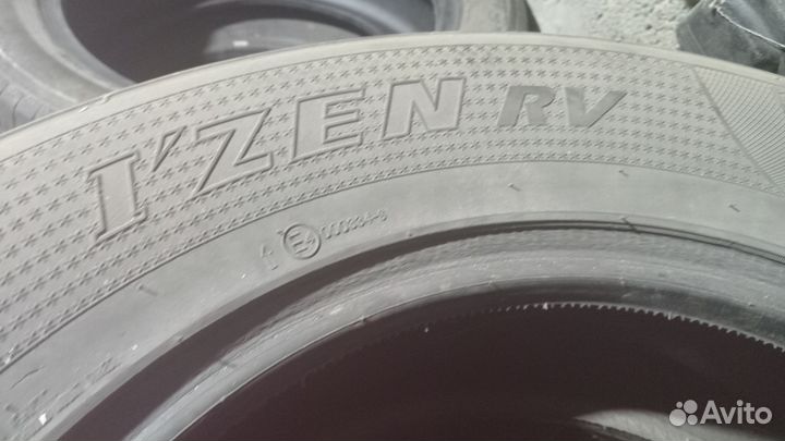 Kumho I'Zen RV Asymmetric 265/60 R18 H