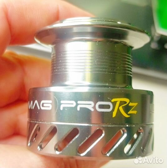 Безынерционная катушка Mitchell Mag Pro RZT 2000