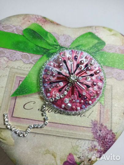Брошки из бисера