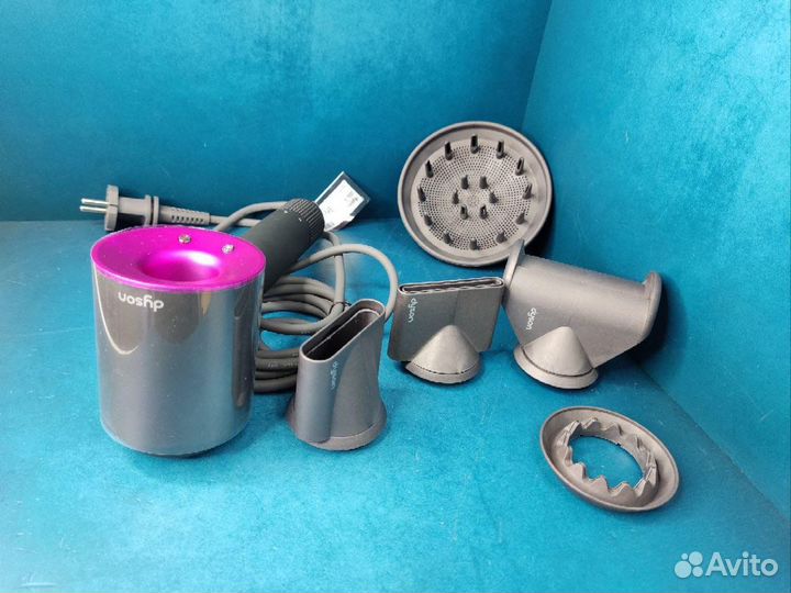 Фен Dyson supersonic