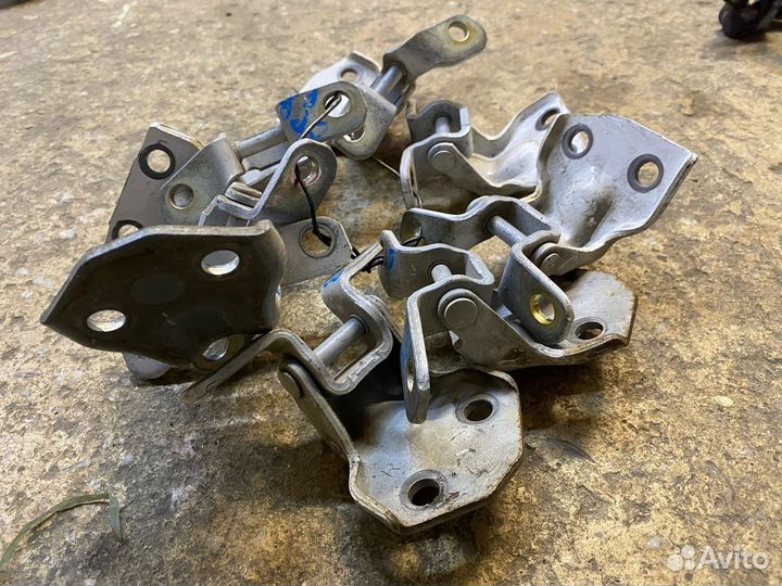 Петля двери Б/У бу