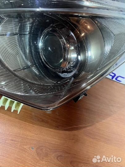 Фара левая Infiniti QX56/QX80