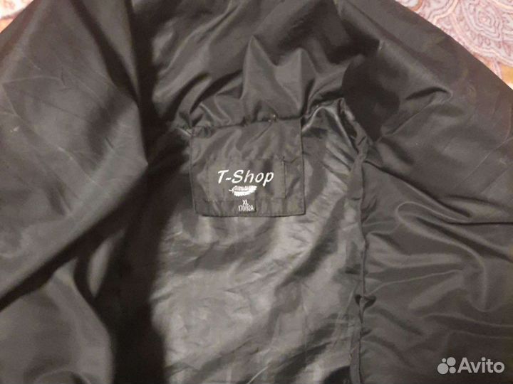 Шапки женская в отличном состоянии каждая по 1000