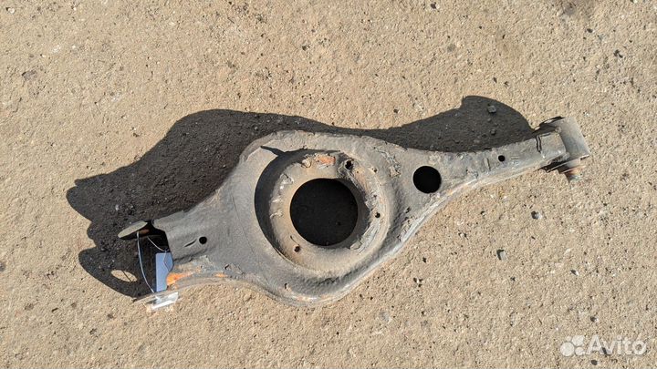 Рычаг подвески левый задний Hyundai Sonata NF