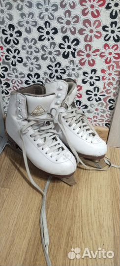 Фигурные коньки jackson