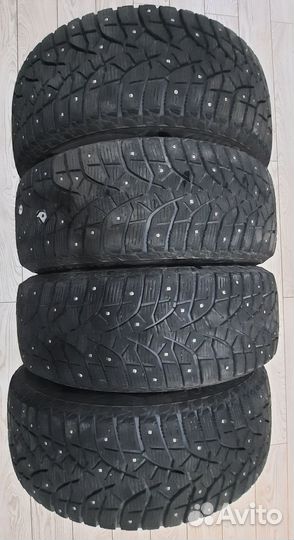 Bridgestone Blizzak Spike-02 215/60 R17 100T