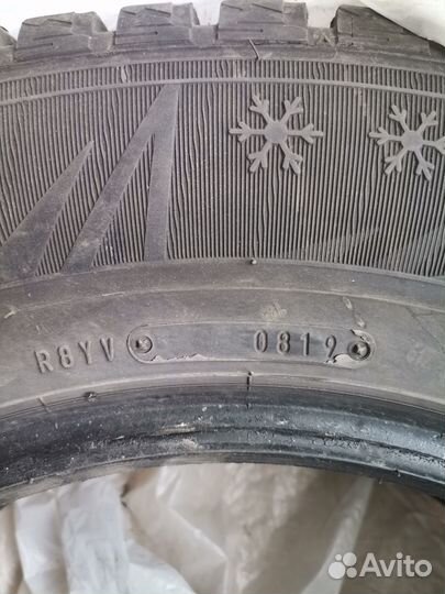 Dunlop Grandtrek Ice 02 215/70 R16 100T