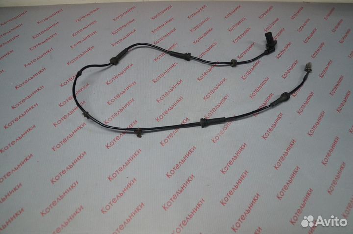 Nissan 47911-AU001 Датчик ABS передний левый