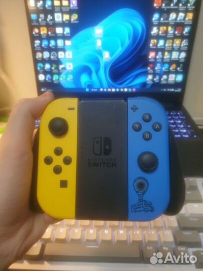 Nintendo Switch Fortnite Edition комплект + 2 игры