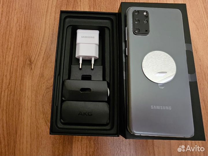 Телефон Samsung galaxy s20 plus
