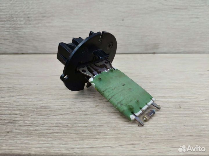 Резистор печки отопителя Peugeot 307 Citroen C3