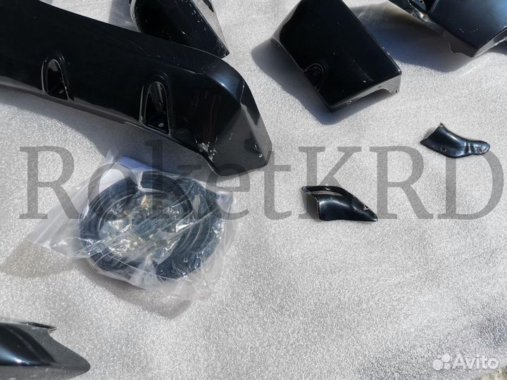 Фендера Toyoyta FJ Cruiser в Наличии