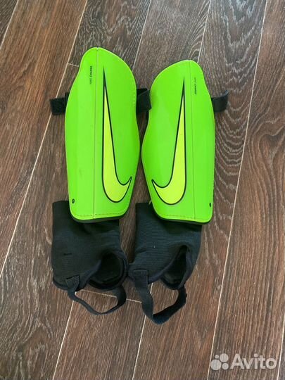 Футбольные щитки