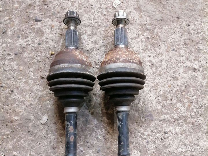 Полуось привод передний Audi Q7 4L