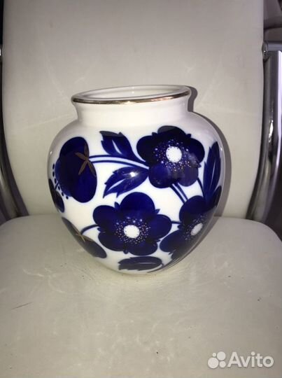 Фарфоровая ваза «Синие цветы»(18,5 см), лфз,1950