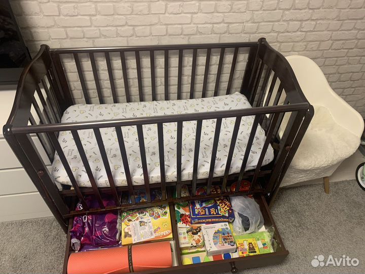 Детская кроватка