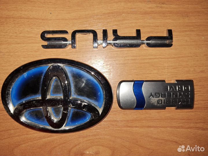 Эмблема toyota