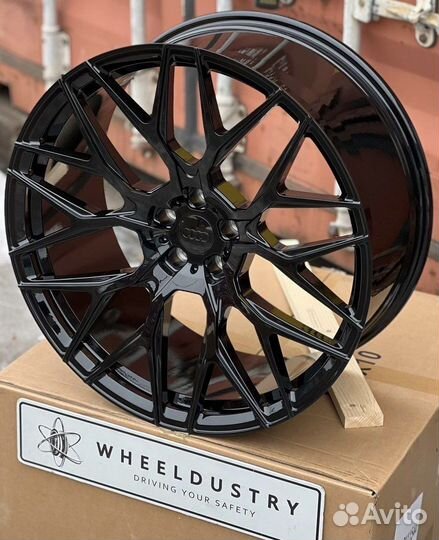 Кованые диски Audi Q8 R22 наличие