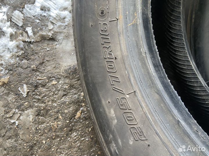 Yokohama 104ZR 205/70 R16C 111Q