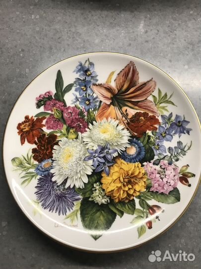 Тарелки коллекционные Ursula Band