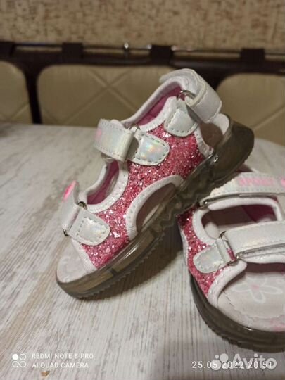 Босоножки для девочки 25 размер новые