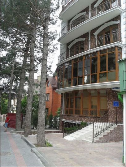 2-к. квартира, 76 м², 1/5 эт.