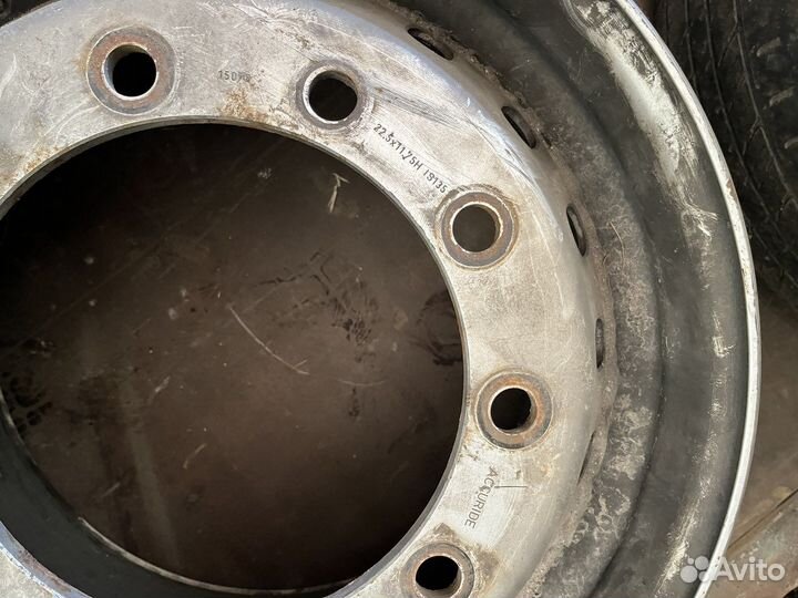 Диски колесные грузовые R 22,5 х 11,75 вылет 135