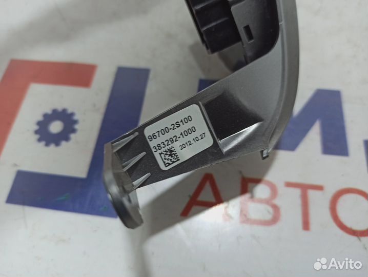 Кнопка многофункциональная Hyundai ix 35 96700-2S1