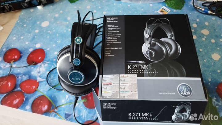 Студийные наушники akg K 271 MkII