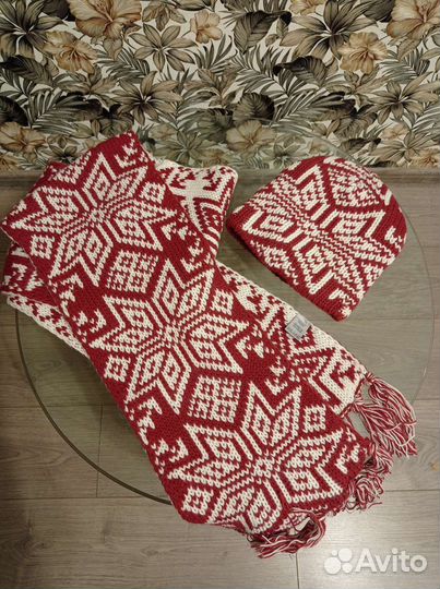 Комплект шапка и шарф женские
