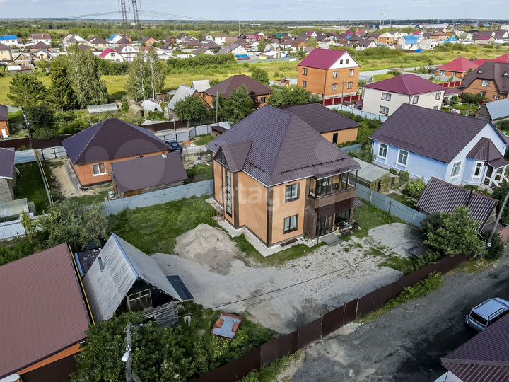 Дом 183 м² на участке 7,9 сот.