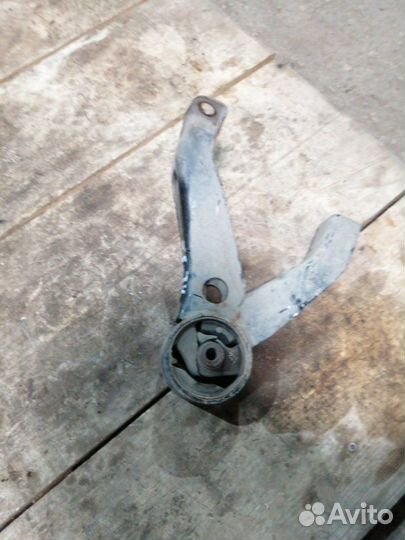 Подушка двигателя Mitsubishi Outlander 2 3.0