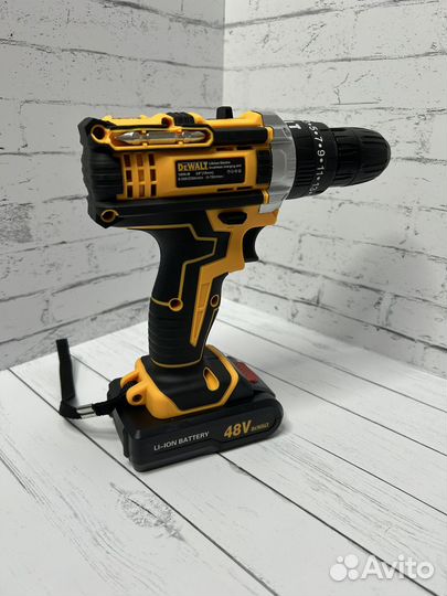 Дрель-шуруповерт шуруповерт деволт dewalt