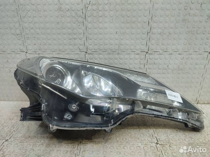 Фара правая Toyota Rav4 XA40 2012-2015