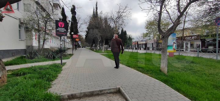 Помещение в густонаселенном районе, 300 кв.м