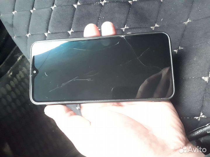 Samsung Galaxy A50, 4/64 ГБ