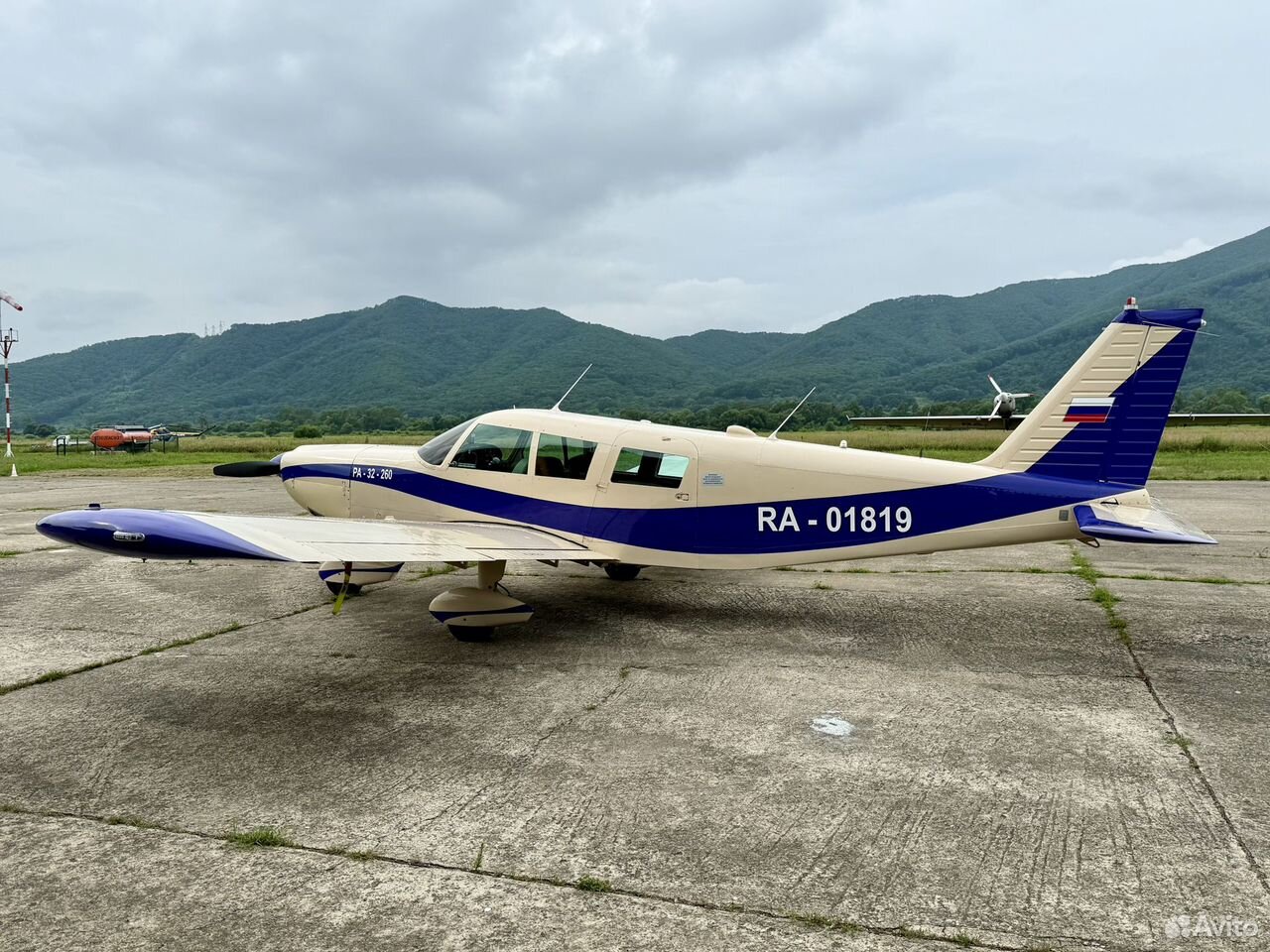 Продам самолет Piper PA-32 Cherokee Six (6 мест)