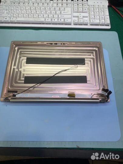 Крышка матрицы с шлейфом Ux31E