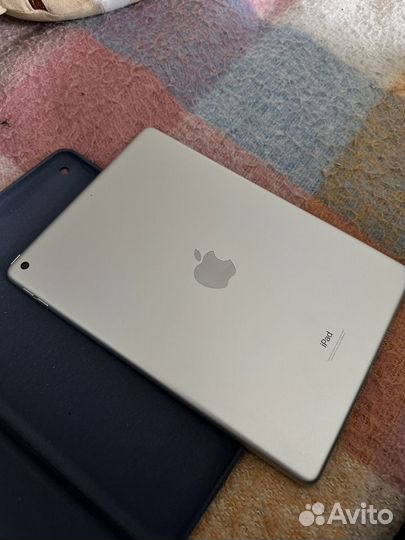 iPad 10.2