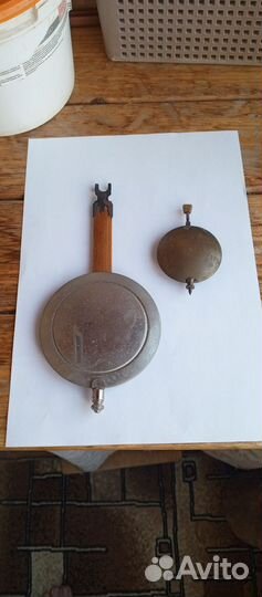 Маятник от старинных часов