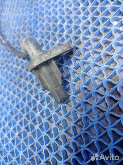 Задний левый датчик abs Renault Logan 1 седан 2009