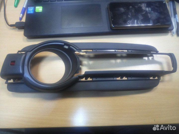 Накладка бампера правая Mitsubishi Pajero 4 2015+