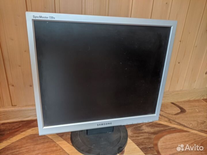 ЖК монитор 17