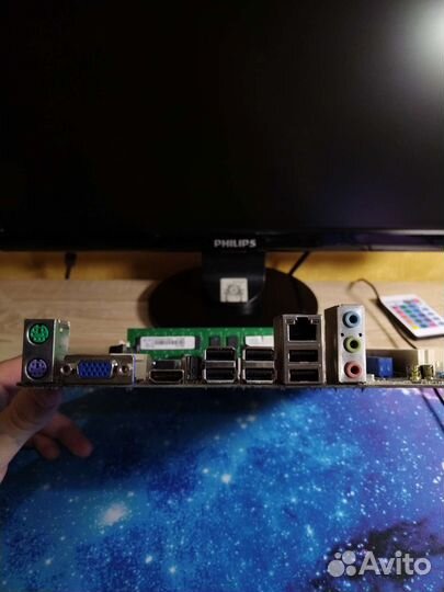 Материнская плата с процессором и кулером